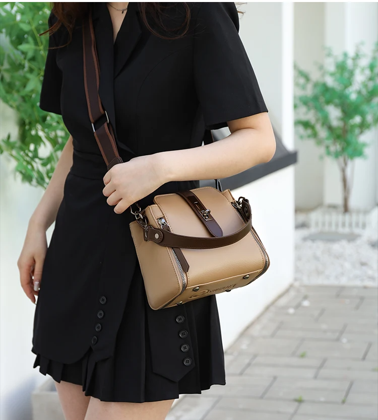 High-quality Messenger Bags For Women Luxury Crossbody Shoulder Bags Female(khaki) 360 view
